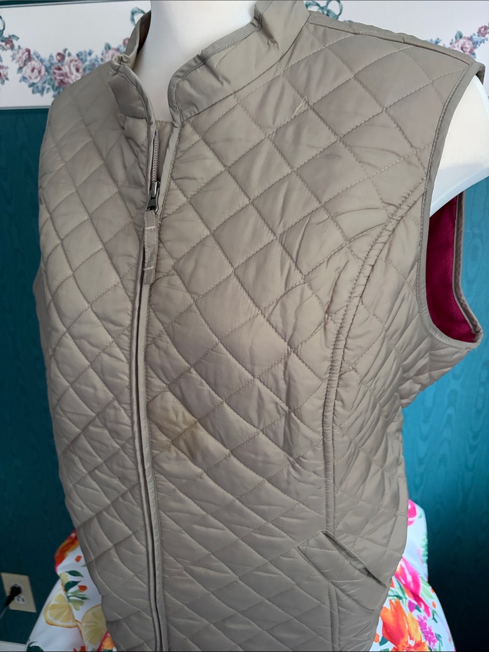Women’s Quilted Sleeveless Vest - Taupe